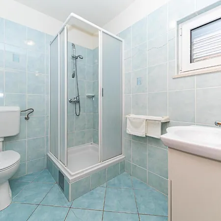 Apartment 1 Bedroom Awesome In