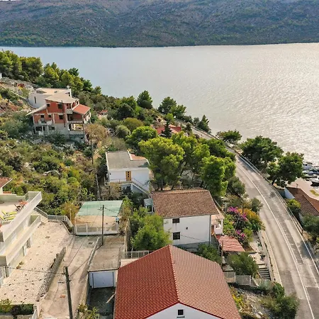 1 Bedroom Awesome In *