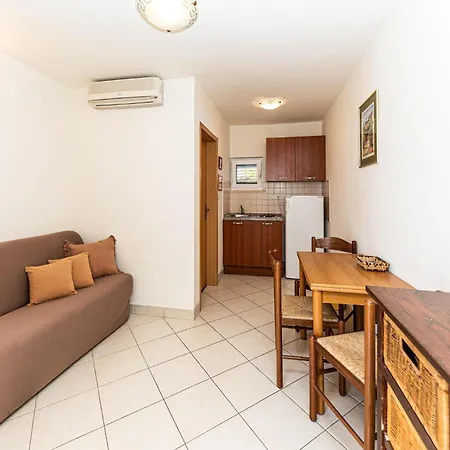 1 Bedroom Awesome In *
